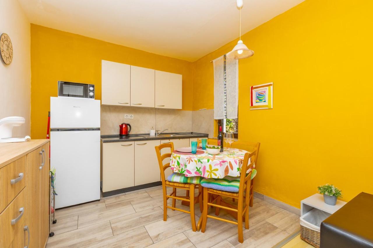 Apartman Kovac Malinska Exterior photo